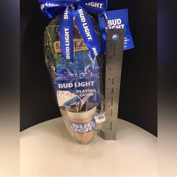 🍺Bud Lite Game Pint Gift Set NWT - Picture 2 of 7